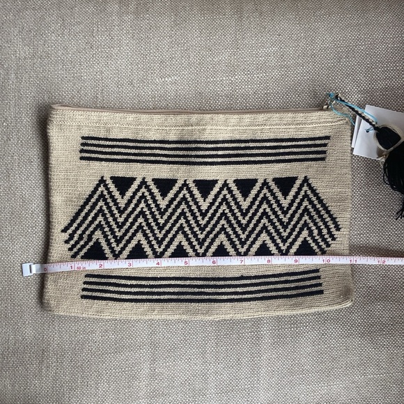 Guanabana Zip Pouch Clutch with Tassel - Picture 7 of 7